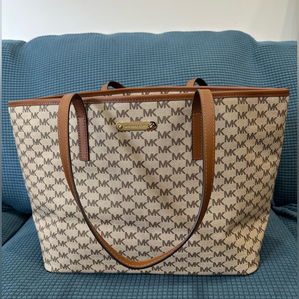 Michael Kors Signature Emry Large Top Zip Tote